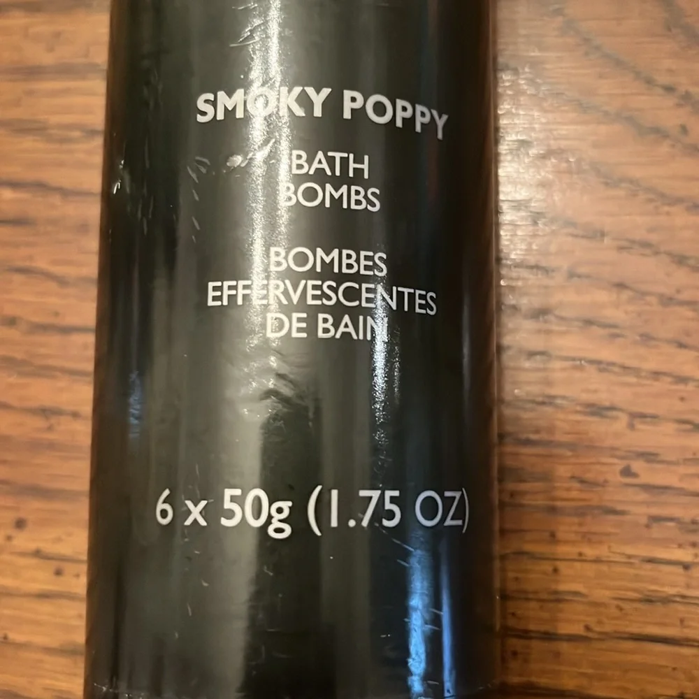 The Body‎ Shop Smoky Poppy bath bombs